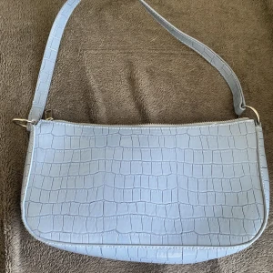 Väska  - En blå handväska 💗