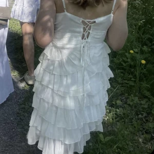 Vit klänning - Superfin klänning som använts 1 gång, från nakd