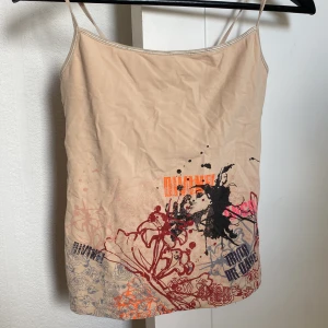 Linne - Rosa linne köpt secondhand från Björn Borg. Står ej storlek, passar mig som brukar ha xs/s