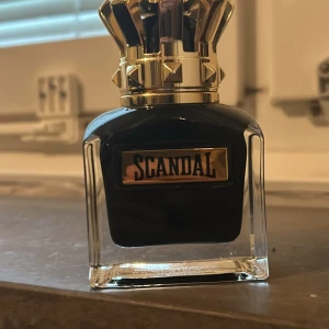 Jean Paul Gaultier Scandal - Säljer min jpg scandal har använt den några gånger bara. Parfymen kan även bytas.
