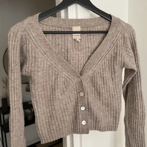 Kofta i ullblandning - Brun kofta från HM i ullblandning