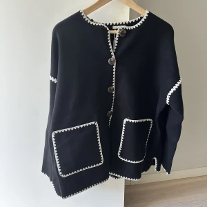 Kappa - Helt ny kappa, ångrade köpet men kunde inte skicka tillbaka.