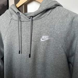 Hoodie från Nike, knappt använd!