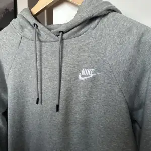 Hoodie från Nike, knappt använd!