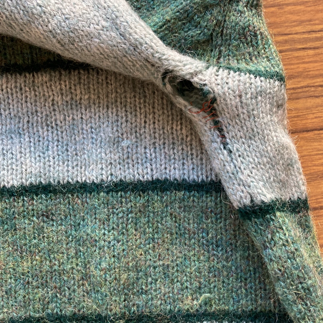 Grön stickad tröja - 91