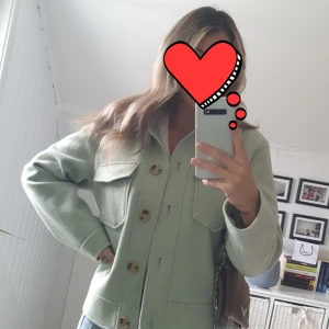 Kappa - Hej! Säljer min fina mintgröna kappa från Vila. Väldigt sparsamt använd.🌷🌷🌷