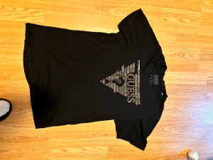 Guess tröja  - Condition 7/10