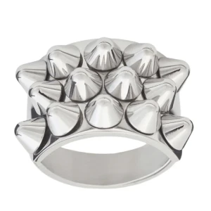 Edblad - ring och örhängen  - BYTER - en silver ring i strl M samt silverörhängen (likadana som på bild 2 fast silver) vill byta dessa mot guld, eftersom jag fick de i studentpresent men använder en silver :/  Örhängena går att byta mot andra om ni är intresserade  