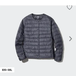 Uniqlo jacka - Superfint skick. Färgen är grå/lila. Skickar gärna fler bilder privat om det önskas😇