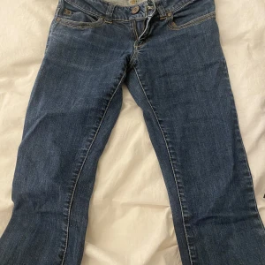 Lågmidjade jeans  - Bara provade men för stora för mig. Pris kan diskuteras💗