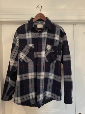 Skjortjacka  - Fodrad skjortjacka, rutig, svart/mörkblå/vit/röd