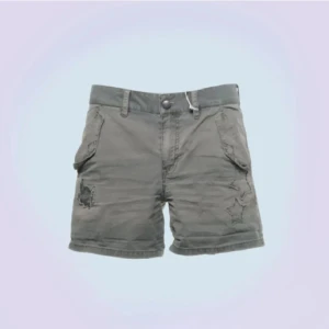 Odd Molly Shorts - Odd Molly shorts! Dom är köpta från sellpy, i mycket bra skick. Lite för stora för mig bara. Midjemått 80cm.