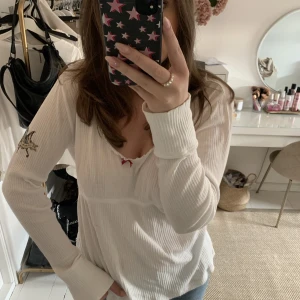 odd molly tröja 💘 - så fin odd molly tröja som jag köpt här på plick men har själv inte fått användning av den 💘💗🩷