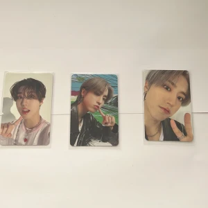 Stray Kids Han - Hej jag säljer och tradear gärna dessa officiella Han photocards. Om ni vill tradea gör jag det för vilket Bangchan photocard som helst😊Pris 50kr/st, men det går att förhandla.
