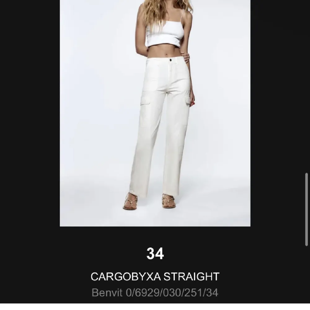 Aldrig använda, köpta från Zara i storlek 34 är större i storleken så passar även 36❤️. Jeans & Byxor.