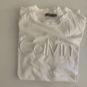 calvin klein - t shirt från calvin klein, S