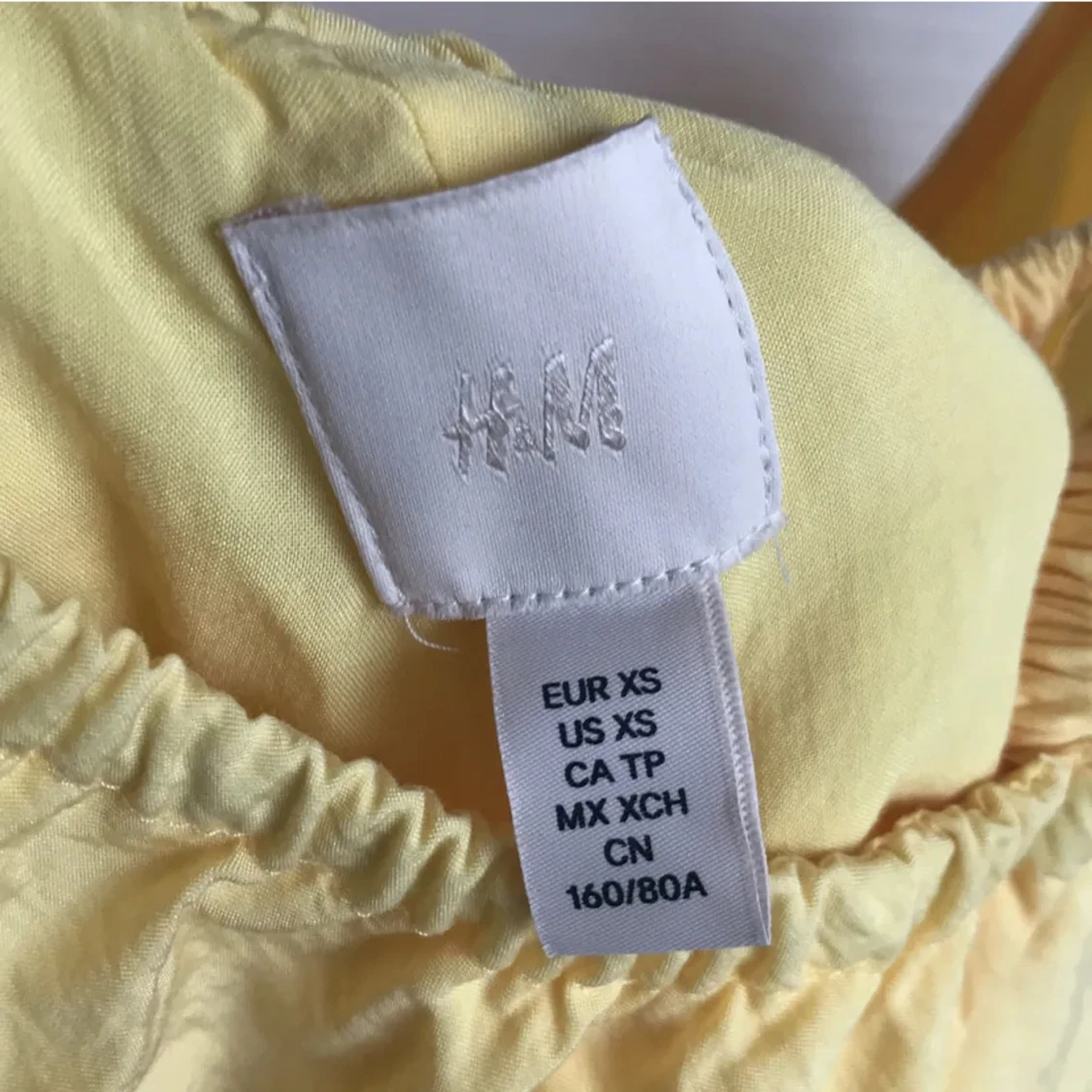 Gul klänning hm - 91