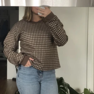 Rutig tröja - Rutig tröja från Rut&circle i storlek S, perfekt till hösten