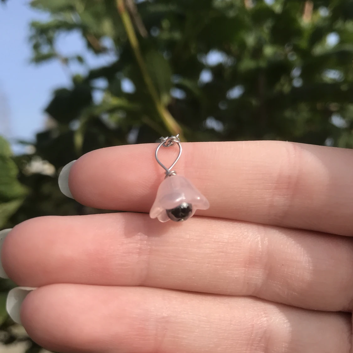 Vackert rosa halsbandshänge  - 90