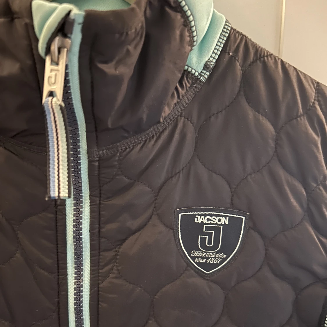 Jackson väst - 90
