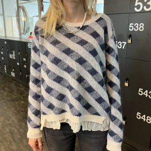 Custommade - Så snygg tröja i mohair, funkar till alla tillfällen!!!❤️det står stel L men den sitter som en S