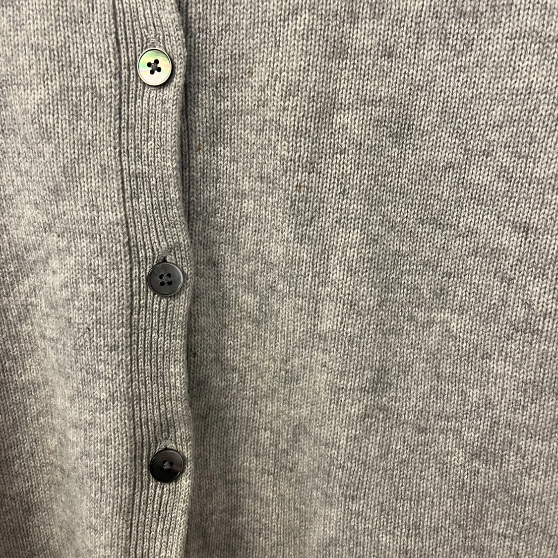 Stickad kofta i kashmir  - 91