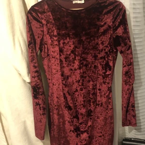 En klänning från (NLY TREND)  - NLY TREND klänning 