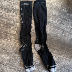 Ridstrumpor  - Ridstrumpor litet hål