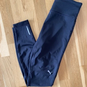 Träningsbyxor puma  - Fina tränings thights från puma, bra skick. 