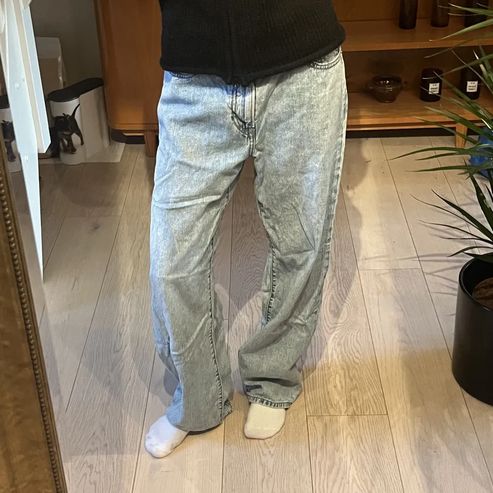 Baggy jeans från Levis köpta dyra i nypris. Jeans & Byxor.