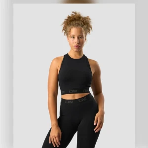 Iciw sport topp  - Iciw sport topp. Helt ny, aldrig använd! 