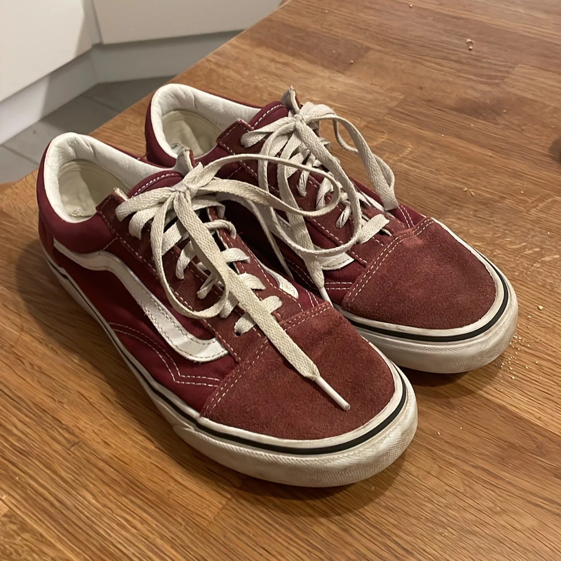 Vinröds vans