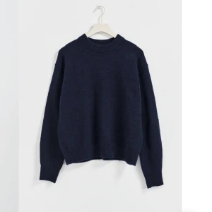 Stickad tröja  - Stickad tröja från Gina. Använd 3 gånger. Inga tecken på användning. 