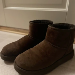 Uggs - ett par bruna uggs som e så otroligt sköna. De är i väldigt bra skick. Köpte dem här på plick i slutet av förra vintern ❄️⛄️ 