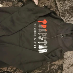 Trapstar dress/tracksuit - Trapstar tracksuit helt ny oanvänd. Storlek m. 