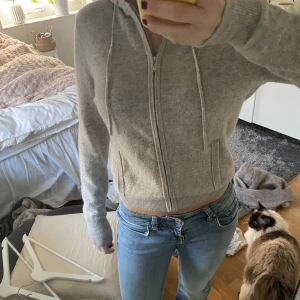 Tröja  - Så fin zip tröja från softgoat i mycket bra skick!