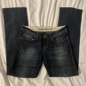Lågmidjade jeans - Så snygga lågmidjade jeans ifrån Mavi som tyvärr är för små för mig, så kan inte skicka bild på!💕 midjemått: 83cm och innerbenslängd: 79cm