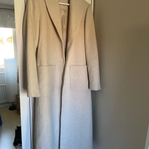 Kappa - Jättefin kappa från Ellos i stl 36.  Använd enstaka gånger, den var för stor för mig därför säljer jag den. 