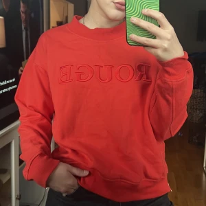 Collegetröja från Black Story - Sweatshirt i strl M från Black Story. Fint skick. 