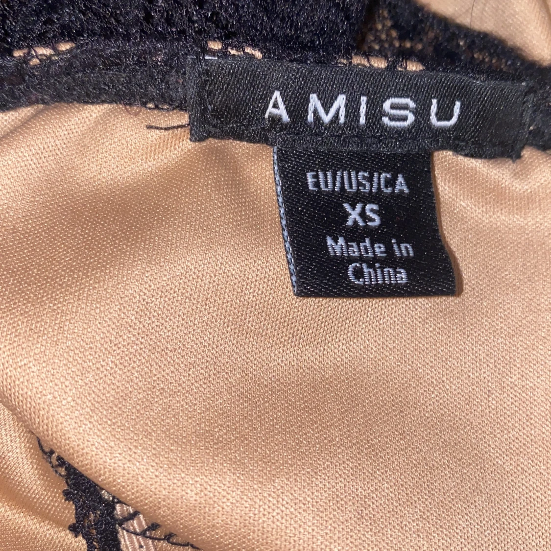 Kort spets linne - 91