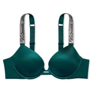 Bh - Säljer denna fina Victorias secret bh eftersom att den är för liten för mig! Lite push-up. Skriv för fler bilder på plagget, pris kan diskuteras! 💕