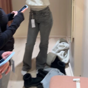 Säljer dessa från gina - Kan fota själva byxorna om ni vill ha bättre bild