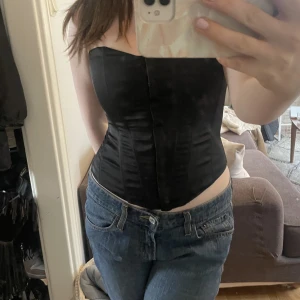 Svart korsett - Svart korsett från zara 