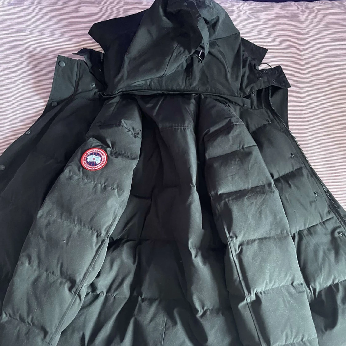Canada goose wyndham core svart - 90