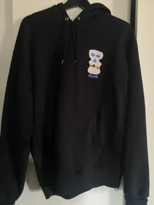 Polar hoodie - Fet hoodie från polar som inte kommer till användning. Nästintill oanvänd!🤝🏼 pris kan diskuteras vid snabb affär
