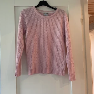 Kabelstickad tröja - Använt skick. 