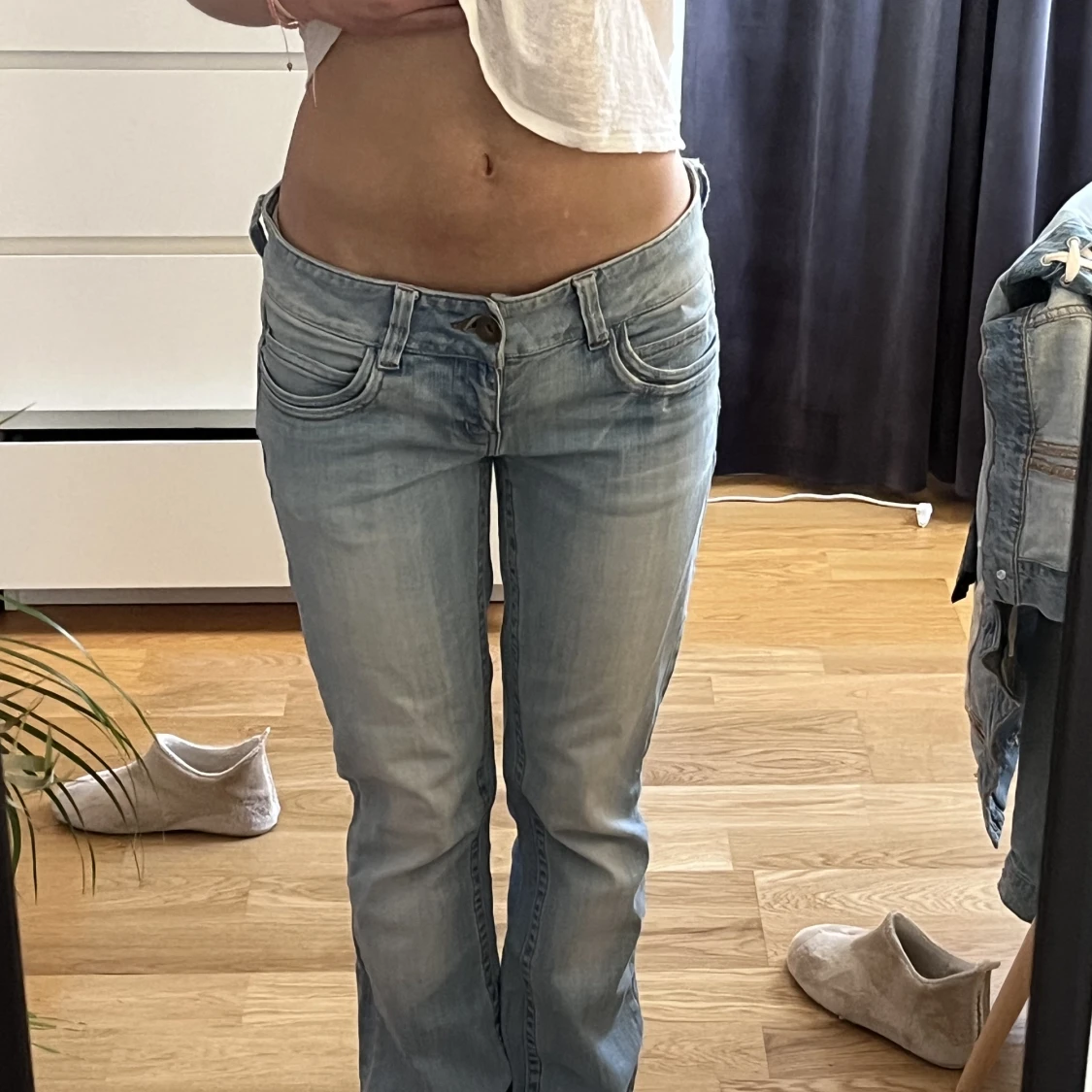 Ass snygga ljusblå lågmidjade jeans - 90