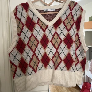 Stickad väst - Superfint skick!