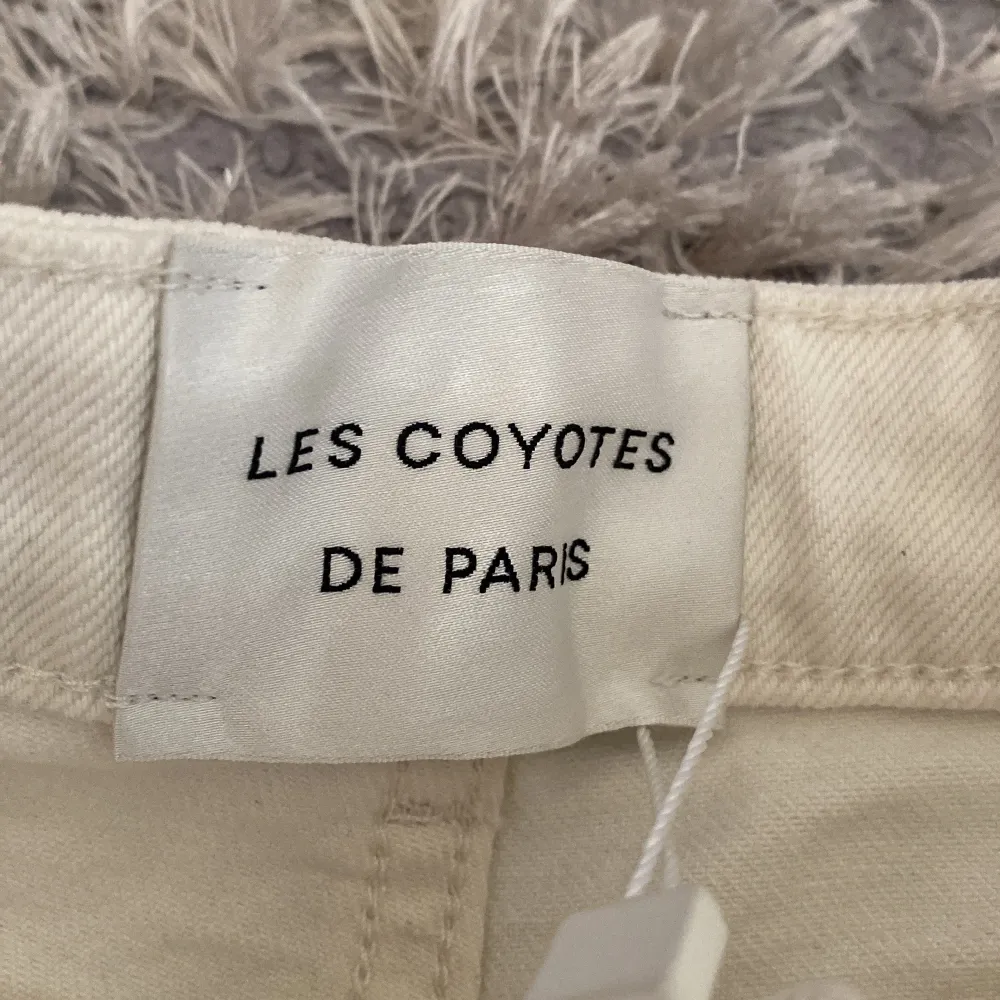 Jag säljer mina helt nya shorts från les coytes de Paris för att de är för små för mig. De är jättefina och är perfekta för sommaren.  Nypris ligger runt 1000kr. Pris kan diskuteras . Shorts.