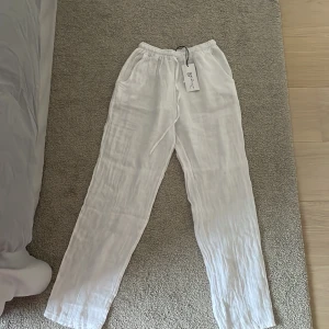 Linnebyxor  - Helt nya linnebyxor med väldigt bra skick